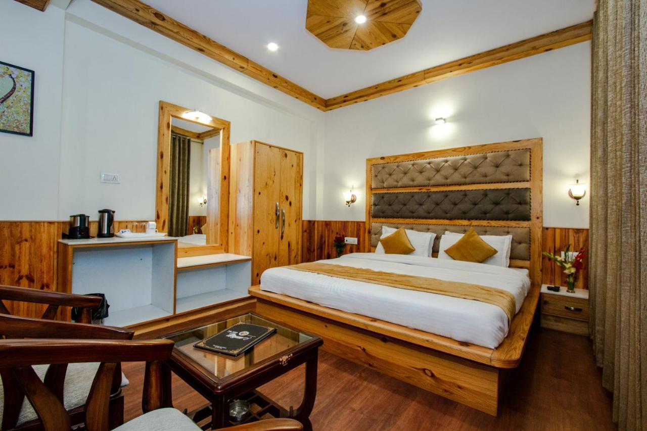 Hotel Vaibhav Regency Manāli Exterior foto