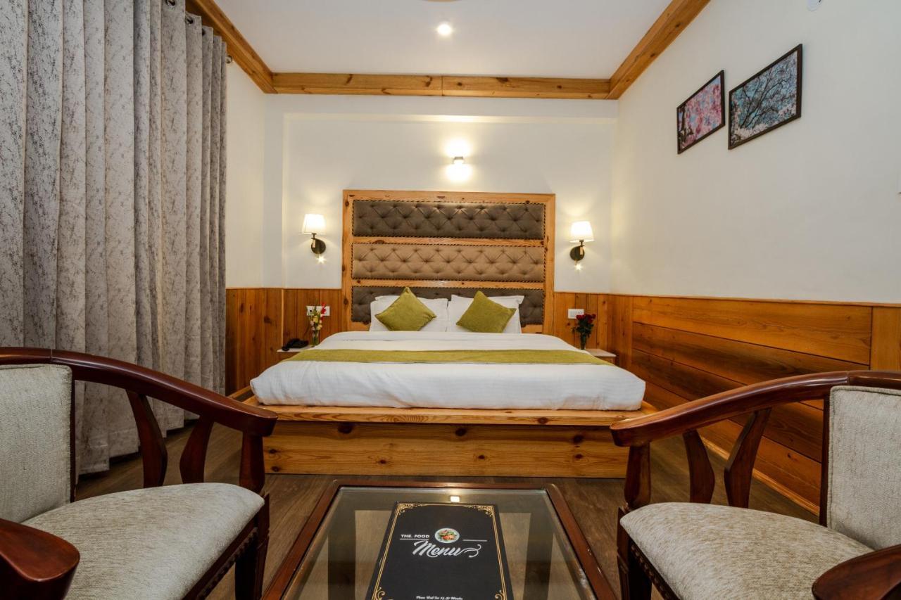 Hotel Vaibhav Regency Manāli Exterior foto